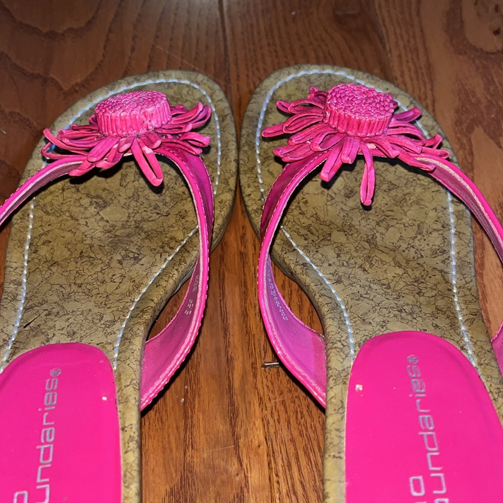 No boundaries shoe daisy 2” heel 71/2 - Picture 6 of 10